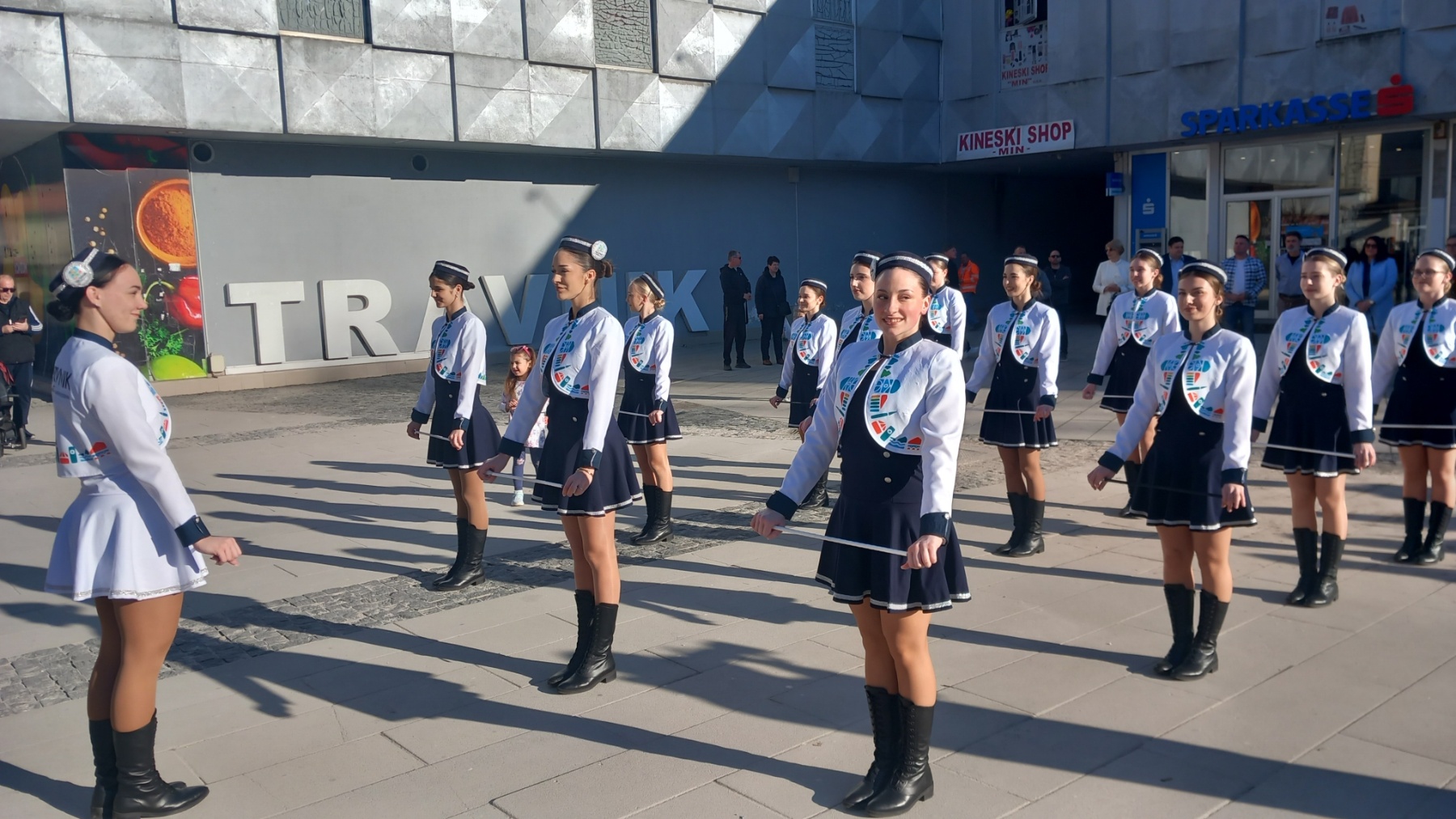 IMG-23f0e859718634b33ee8ab3939c5fc92-V